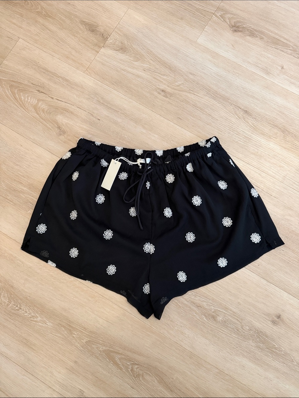Women’s Black Floral Embroidered Lounge Shorts - Picture 6 of 7